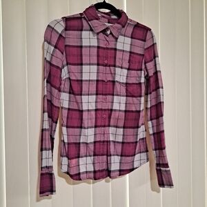 Aeropostale Pink and White Plaid Shirt.